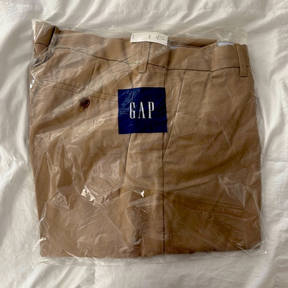 Gap Men’s Khaki Pants